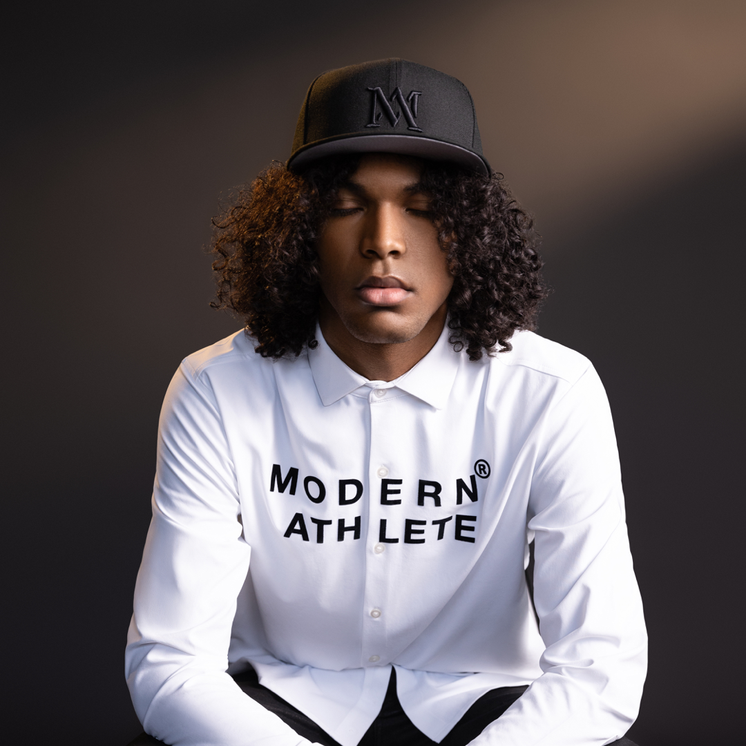 Men's Aero Zero° Carbon Neutral Dress Shirt: Modern Athlete x Ministry of Supply